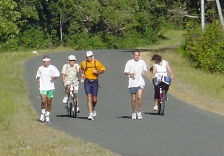les marathoniens, le 3ème jour, il y a de plus en plus de suiveurs, le 17/08/03