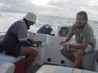 Guy et Daniel pour un coup de pêche. Koné (grande terre) le 9 novembre 03